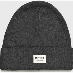Mustang - Czapka. Szare czapki męskie Mustang, na zimę, bez wzorów, z bawełny. W wyprzedaży za 39.90 zł.