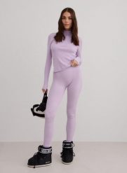 Damskie legginsy prążkowane, wełniane, z wysokim stanem fioletowe. Czerwone legginsy damskie Aim'n, m, bez wzorów, z dzianiny. Za 202.80 zł.