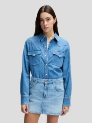 DAMSKA KOSZULA JEANSOWA LEE REGULAR WESTERN SHIRT DYE STAR 112378745. Koszule damskie Lee, m, bez wzorów, z jeansu, retro, bez kołnierzyka, bez ramiączek. Za 149.99 zł.