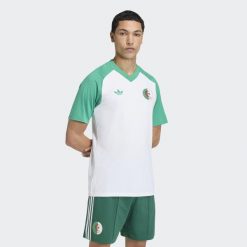 Przedmeczowa koszulka podstawowa Algieria 26. Białe t-shirty sportowe męskie Adidas, xl, z materiału, bez ramiączek, na fitness i siłownię, climacool (adidas). Za 299.00 zł.