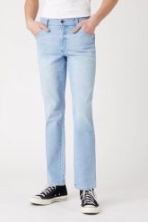 WRANGLER TEXAS SLIM MĘSKIE SPODNIE JEANSOWE CLEAR BLUE W12SZH280 112126539. Niebieskie spodnie materiałowe męskie Wrangler, bez wzorów, z jeansu. Za 219.99 zł.