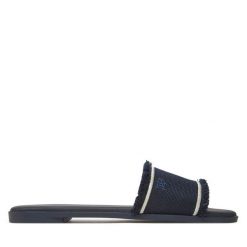 Klapki Tommy Hilfiger. Niebieskie klapki damskie Tommy Hilfiger, bez wzorów, bez obcasa. Za 359.99 zł.