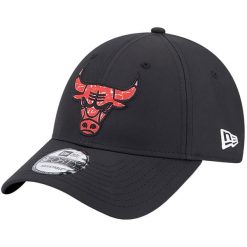 Czapka z daszkiem męska NBA 9FORTY Chicago Bulls Cap. Czarne czapki męskie New Era, na lato, bez wzorów, z materiału, sportowe. Za 129.99 zł.