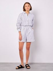 Apricot Szorty w kolorze białym rozmiar: XL. Białe szorty damskie Apricot, bez wzorów, z materiału. Za 79.21 zł.