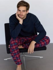 Gładka bluza z bawełną - granatowy. Niebieskie bluzy bez kaptura męskie Reserved, l, z bawełny. W wyprzedaży za 59.99 zł.
