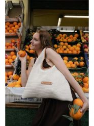 Maison héritage PARIS Shopper bag "Aya" w kolorze beżowym - 40 x 35 x 3 cm rozmiar: onesize. Brązowe shopper bag damskie maison héritage PARIS, bez wzorów, z materiału, na ramię, bez dodatków. Za 319.95 zł.