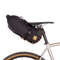 Torba rowerowa Saddle Bag 8L Orange RESTRAP. Brązowe torebki klasyczne damskie RESTRAP, bez wzorów, bez dodatków. W wyprzedaży za 574.50 zł.