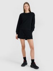 4F Spodenki dresowe damskie - czarne XS. Czarne szorty damskie 4f, bez wzorów, z bawełny, sportowe. Za 59.99 zł.