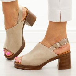 Beżowe skórzane sandały damskie Vinceza 39995. Brązowe sandały damskie VINCEZA, bez wzorów, z jeansu, bez obcasa, na obcasie. Za 199.00 zł.