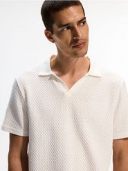 Strukturalna koszulka polo - złamana biel. Koszulki polo męskie Reserved, l, bez wzorów, z bawełny, bez ramiączek. Za 99.99 zł.