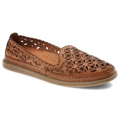 Brązowe Półbuty Venezia Stylowe Obuwie Damskie. Brązowe półbuty damskie Venezia, z aplikacjami, ze skóry, eleganckie, bez obcasa, na platformie. Za 329.00 zł.