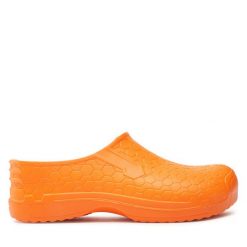 Klapki Dry Walker. Brązowe klapki damskie Dry Walker, bez wzorów, bez obcasa. Za 49.99 zł.