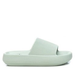 Sandały Xti 44489-AQUA dla kobiet. Białe sandały damskie XTI, bez wzorów, z materiału, bez obcasa. Za 128.30 zł.