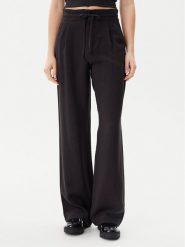Calvin Klein Jeans Spodnie materiałowe J20J225339 Czarny Straight Fit. Czarne jeansy damskie Calvin Klein Jeans, bez wzorów, z jeansu. Za 249.99 zł.