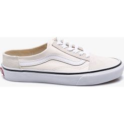 Vans - Tenisówki. Białe trampki i tenisówki damskie Vans, bez wzorów, z gumy. W wyprzedaży za 159.90 zł.