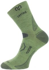 Skarpety merino TNW. Zielone skarpetki damskie LASTING, bez wzorów, z elastanu. Za 58.00 zł.