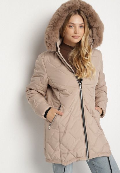 Beżowa Klasyczna Kurtka z Pikowanymi Przeszyciami i Kapturem z Futerkiem Raffisa. Brązowe kurtki damskie Born2be, l, bez wzorów, z dzianiny. Za 139.99 zł.