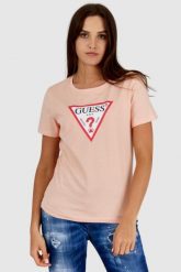 GUESS Brzoskwiniowy t-shirt damski z trójkątnym logo. Brązowe t-shirty damskie Guess, m, z aplikacjami, bez kołnierzyka. W wyprzedaży za 99.99 zł.
