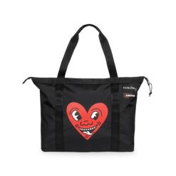 Torba podróżna Eastpak x Keith Haring Travel. Czarne torebki klasyczne damskie Eastpak, bez wzorów, bez dodatków. Za 335.50 zł.
