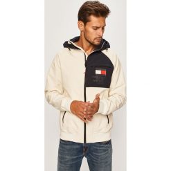 Tommy Hilfiger - Kurtka. Białe kurtki męskie Tommy Hilfiger, m, bez wzorów, z dzianiny, z kapturem. W wyprzedaży za 579.90 zł.