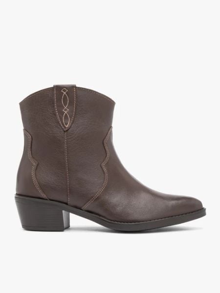 Brązowe botki kowbojki. Brązowe botki damskie Ryłko, na wiosnę, ze skóry, eleganckie, za kostkę, bez obcasa, na obcasie, bez zapięcia. Za 529.99 zł.