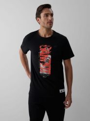 4F T-shirt regular z nadrukiem męski 4F | Mateusz Gamrot - czarny XXL. Czarne t-shirty męskie 4f, l, z aplikacjami, z bawełny, bez kołnierzyka. Za 129.99 zł.