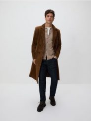 Rozpinany sweter z kołnierzem - beżowy. Brązowe kardigany męskie Reserved, l, bez wzorów, z bawełny, bez kołnierzyka. Za 139.99 zł.