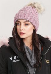 Ciemnoróżowa Czapka z Wełną Clout. Czerwone czapki zimowe damskie Renee, z dzianiny. Za 24.99 zł.