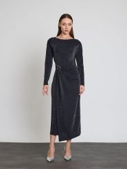 BGN Sukienka w kolorze czarnym rozmiar: 36. Czarne sukienki damskie BGN, na imprezę, z aplikacjami, bez kołnierzyka, bez ramiączek, maxi. Za 187.99 zł.