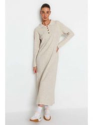 Trendyol Sukienka w kolorze kremowym rozmiar: XL. Brązowe sukienki damskie Trendyol, na co dzień, xl, bez wzorów, prążkowane, bez kołnierzyka, bez ramiączek, maxi, proste. Za 105.14 zł.