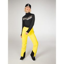 Spodnie damskie Protest KENSINGTON snowpants. Czerwone spodnie dresowe damskie Protest, na zimę, m, bez wzorów. W wyprzedaży za 225.00 zł.