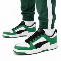 Buty sneakersy sportowe młodzieżowe Puma REBOUND LAYUP LO SL JR. Biała buty sportowe na co dzień damskie Puma, z dresówki, bez zapięcia, trekkingowe. Za 169.00 zł.