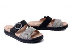 DR. BRINKMANN 701113-01 schwarz, klapki damskie. Czarne klapki damskie Dr. Brinkmann, bez wzorów, ze skóry, bez obcasa. Za 263.42 zł.