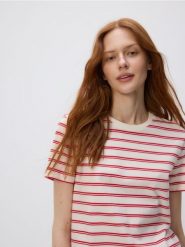 T-shirt w paski - wielobarwny. T-shirty damskie Reserved, l, bez wzorów, z bawełny, bez kołnierzyka. W wyprzedaży za 25.99 zł.