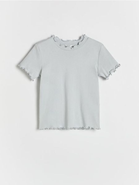 T-shirt z ozdobnym wykończeniem - jasnoszary. Szare koszulki dziewczęce Reserved, bez wzorów, z bawełny, bez ramiączek. W wyprzedaży za 17.99 zł.