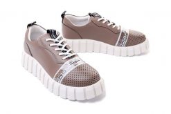 ARTIKER RELAKS 50C1330 taupe, półbuty damskie. Szare półbuty damskie Artiker Relaks, bez wzorów, ze skóry, bez obcasa. Za 146.93 zł.