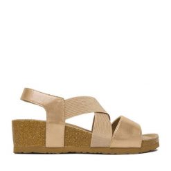 Sandały Go Soft. Żółte sandały damskie GO SOFT, bez wzorów, bez obcasa, na koturnie. Za 159.99 zł.