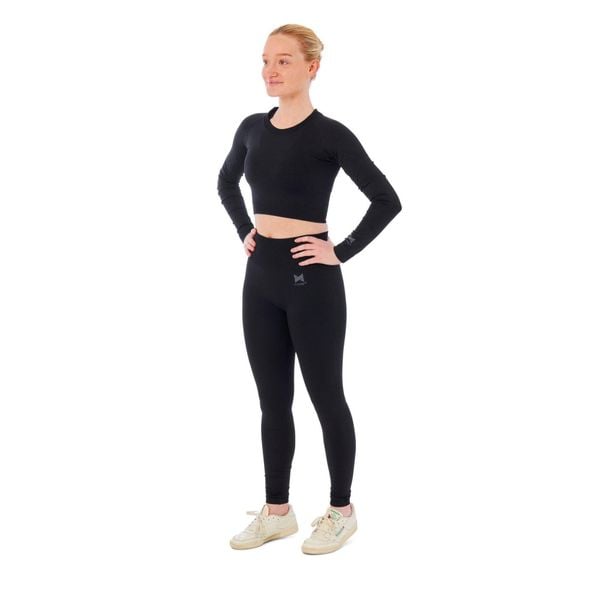 Damski zestaw sportowy Xtreme - legginsy sportowe + sportowy Croptop - Czarny. Czarne legginsy damskie XTREME SOCKSWEAR, bez wzorów. Za 186.99 zł.