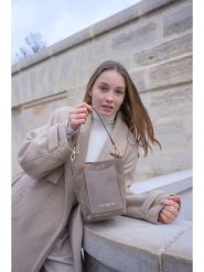 Maison héritage PARIS Skórzana torebka "Mini Leyla" w kolorze szarobrązowym - 12 x 20 x 11 cm rozmiar: onesize. Brązowe torebki klasyczne damskie maison héritage PARIS, bez wzorów, z materiału, bez dodatków. Za 260.99 zł.