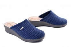 Inblu GI-32 004 blue, klapki damskie. Niebieskie klapki damskie Inblu, bez wzorów, bez obcasa, na koturnie. Za 76.49 zł.