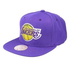 Czapka Z Daszkiem Snapback Los Angeles Lakers. Fioletowe czapki męskie Mitchell & Ness, bez wzorów. Za 254.99 zł.