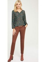 Heine Spodnie chino w kolorze jasnobrązowym rozmiar: 40. Brązowe spodnie materiałowe damskie Heine, bez wzorów. Za 57.33 zł.