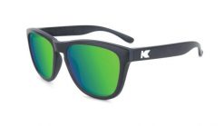 Dziecięce okulary przeciwsłoneczne - Kategoria 3 z polaryzacją - Black / Green. Czarne okulary przeciwsłoneczne dziecięce KNOCKAROUND. Za 130.90 zł.