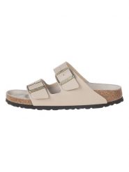 Birkenstock Klapki "Arizona" w kolorze kremowym rozmiar: 37. Brązowe klapki damskie Birkenstock, bez wzorów, bez obcasa. Za 376.86 zł.