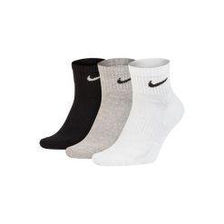 Skarpety do biegania unisex Everyday Cushion Ankle 3 Pary. Czarne skarpetki męskie Nike, bez wzorów. Za 59.99 zł.