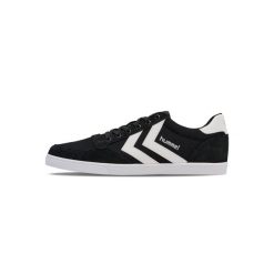 Buty sportowe dla dorosłych Hummel Slimmer stadil. Białe buty sportowe na co dzień damskie HUMMEL, bez wzorów, trekkingowe. W wyprzedaży za 258.50 zł.