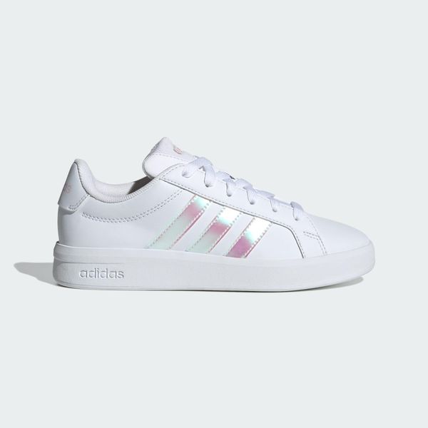 Buty Grand Court 3.0 Junior. Białe buty sportowe na co dzień damskie Adidas, bez wzorów, z gumy, na jogę i pilates. Za 179.00 zł.