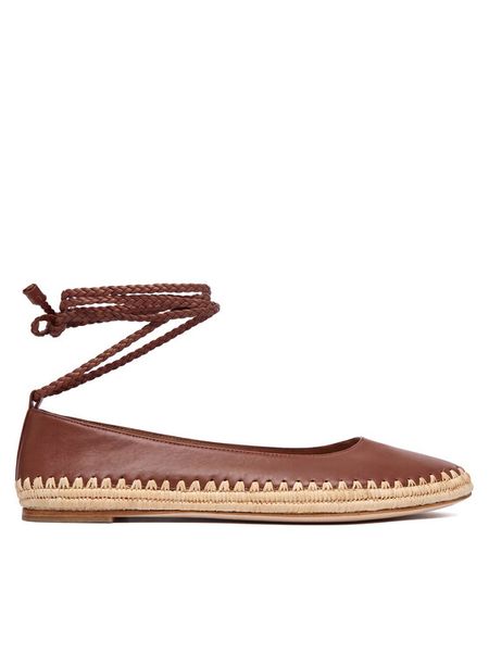 Max Mara Espadryle 2614521012670 Brązowy. Brązowe espadryle damskie Max Mara, bez wzorów, bez obcasa. Za 2,379.00 zł.