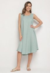 Jasnozielona Rozkloszowana Klasyczna Sukienka Lunetira. Zielone sukienki damskie Born2be, na co dzień, l, bez wzorów, eleganckie, bez kołnierzyka, bez ramiączek, midi, proste. W wyprzedaży za 51.99 zł.