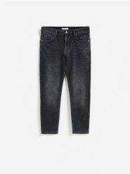 Jeansy carrot slim z efektem sprania - szary. Szare jeansy męskie Reserved. Za 139.99 zł.
